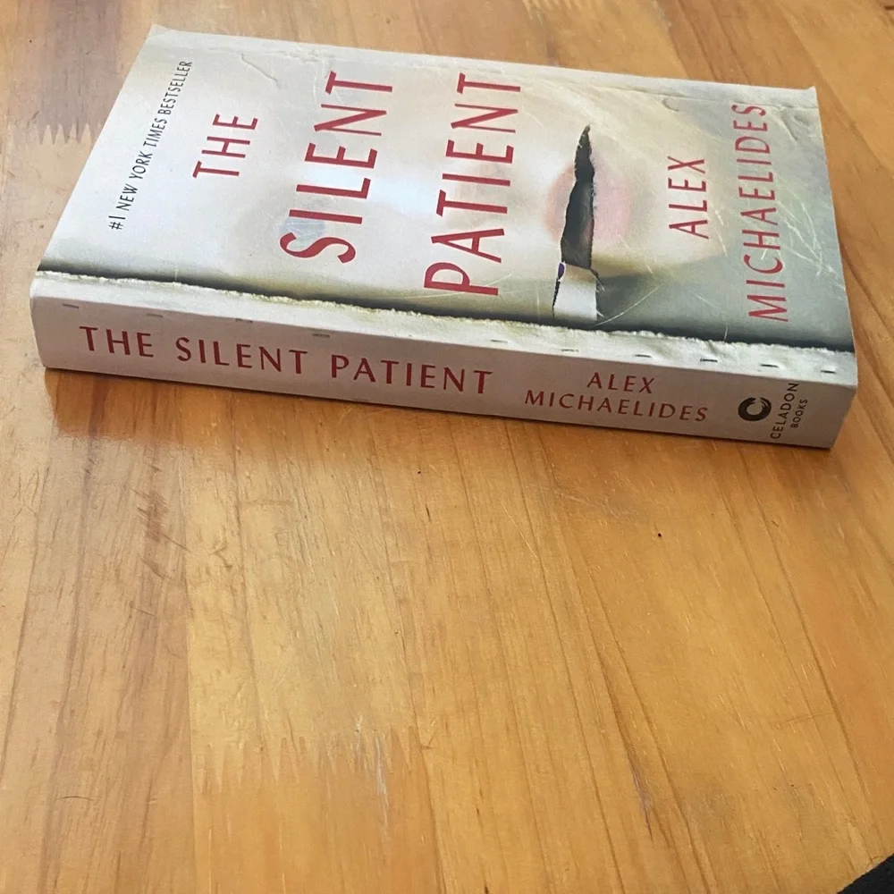 The Silent Patient by Alex Michaelides Paperback Book